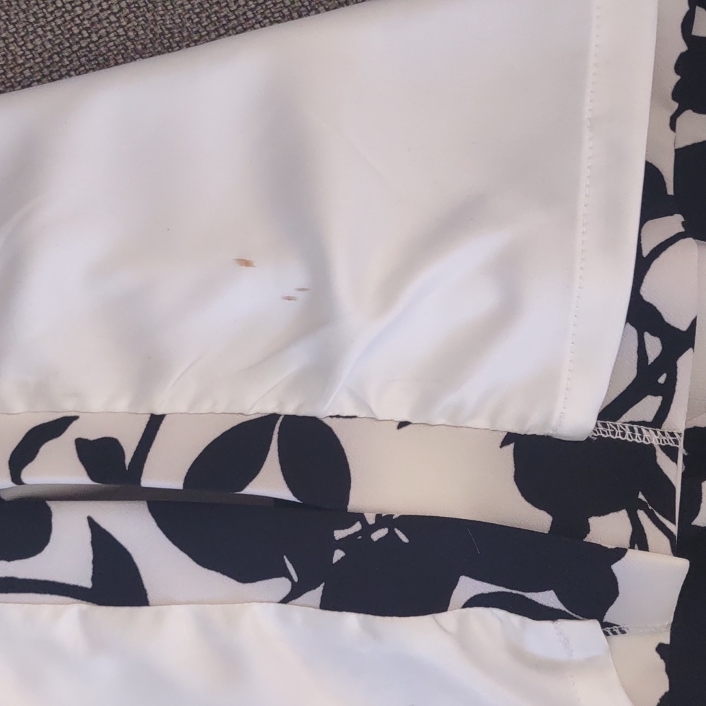 Bardot Black & White Floral Print Off the Shoulder Dress - Size 8 (M) - Picture 12 of 13